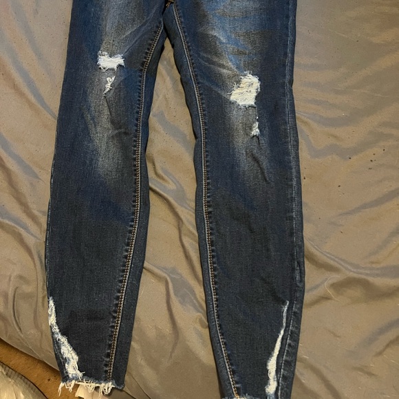 No Boundaries Skinny Jeans - Picture 2 of 4